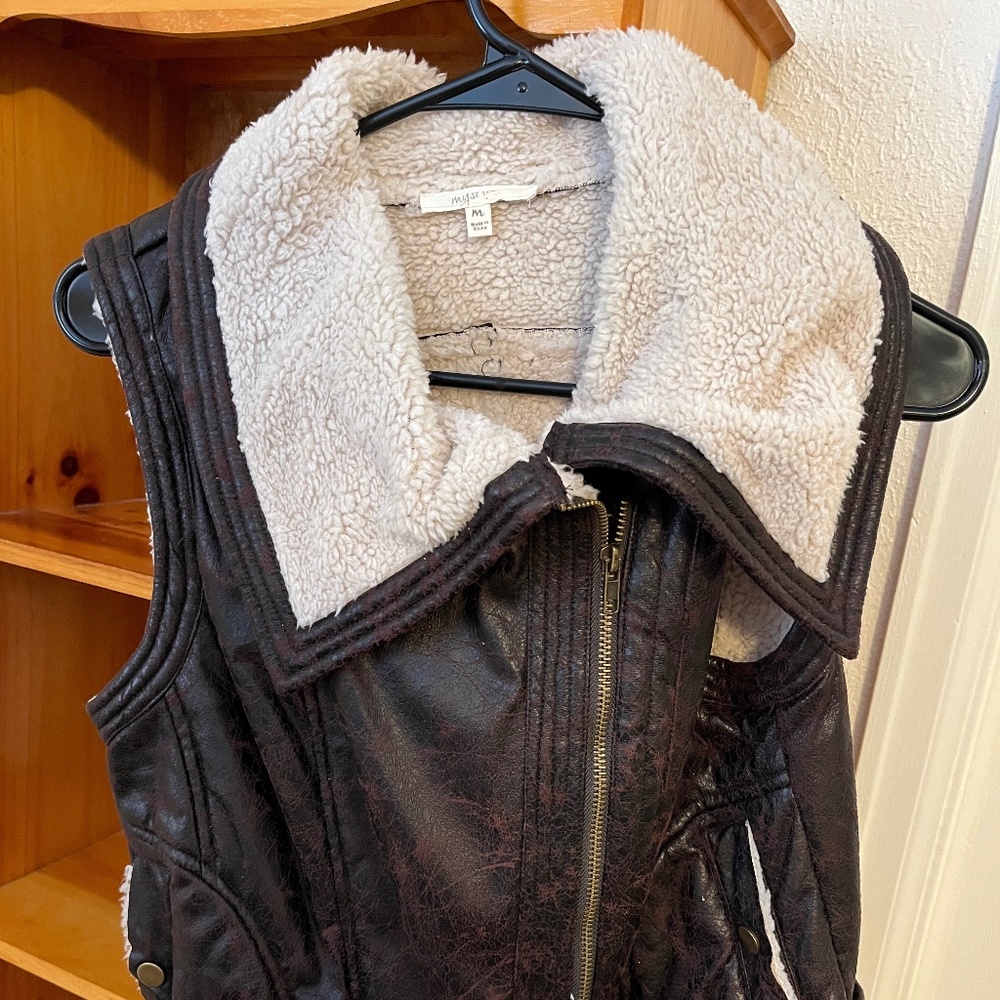 Mystree Women's Vest, Brown, Fuzzy Inside, Size Medium